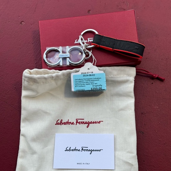 Salvatore Ferragamo Key Chain Nero Calf Gancini 660937 Authentic NWB - Picture 3 of 7